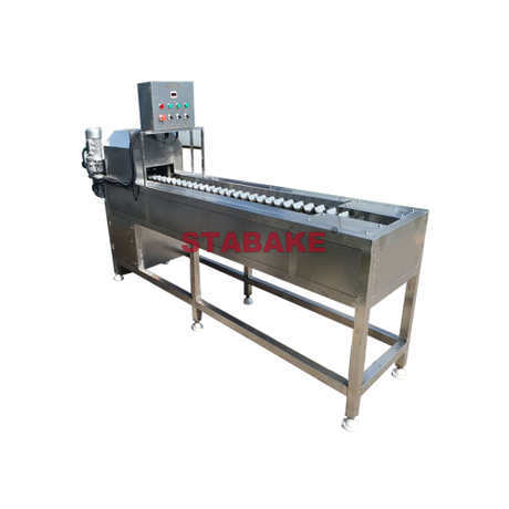 Автоматическая машина для резки концов кукурузы и моркови.